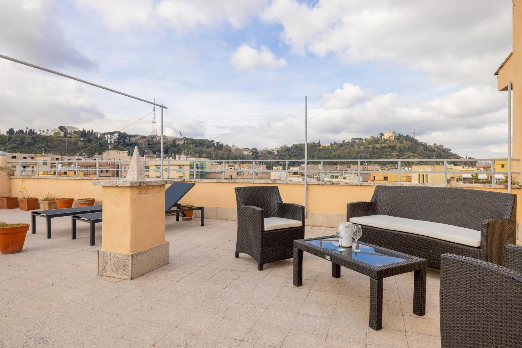 Top Floor Apt With Rooftop Terrace Near St. Peter Roma Eksteriør bilde