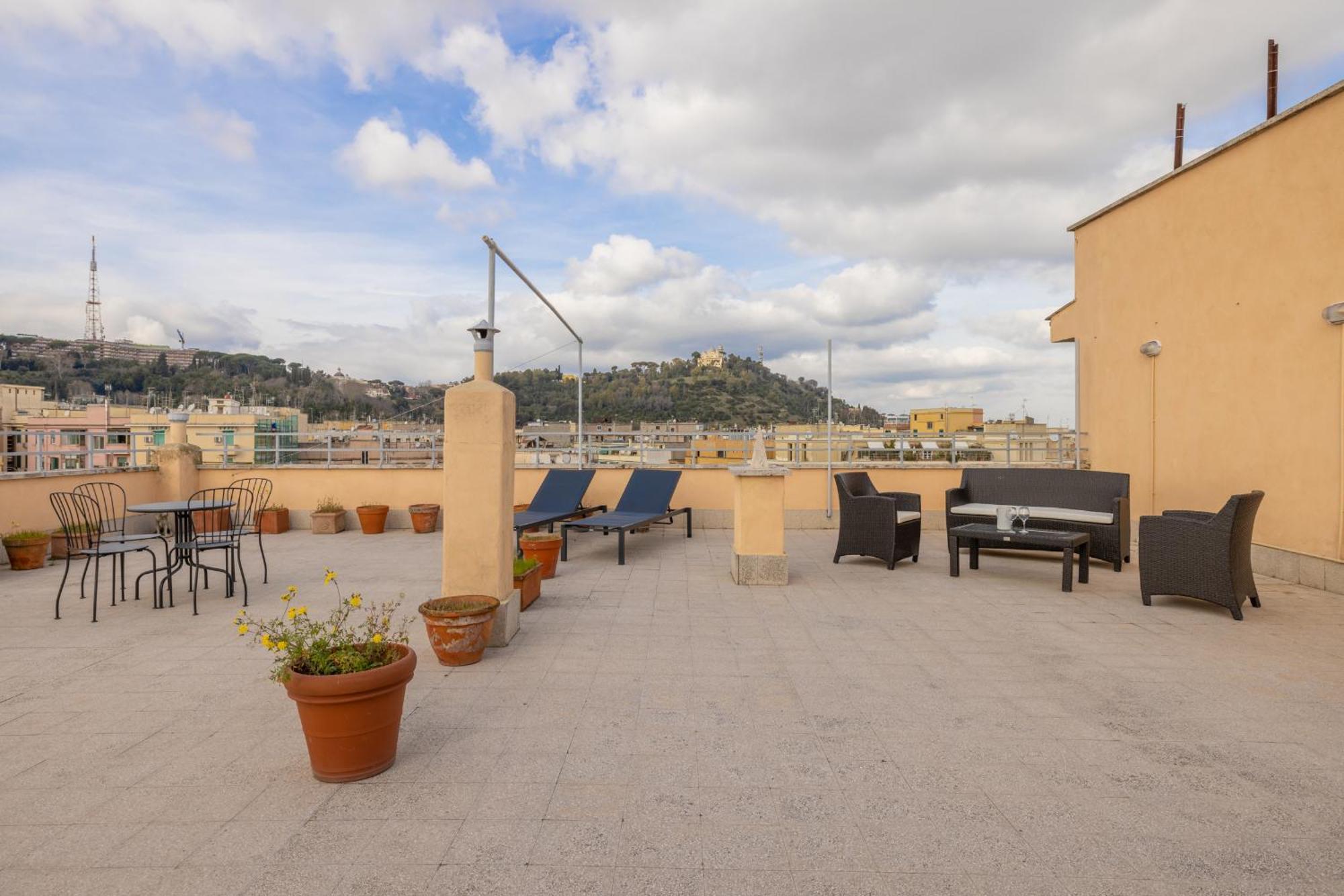 Top Floor Apt With Rooftop Terrace Near St. Peter Roma Eksteriør bilde